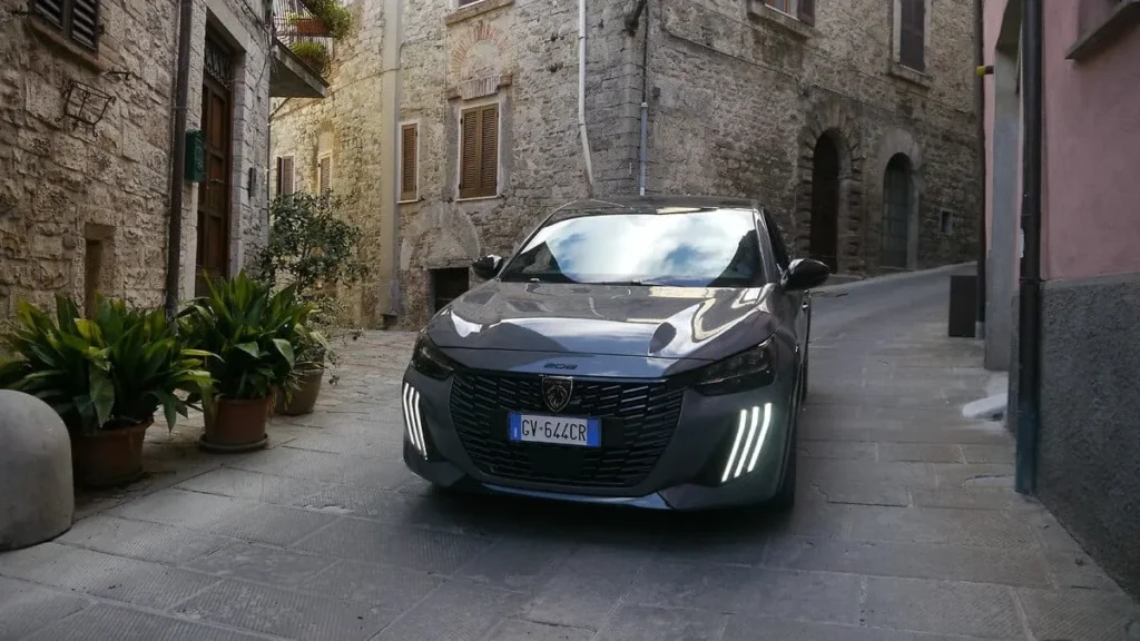 Peugeot 208