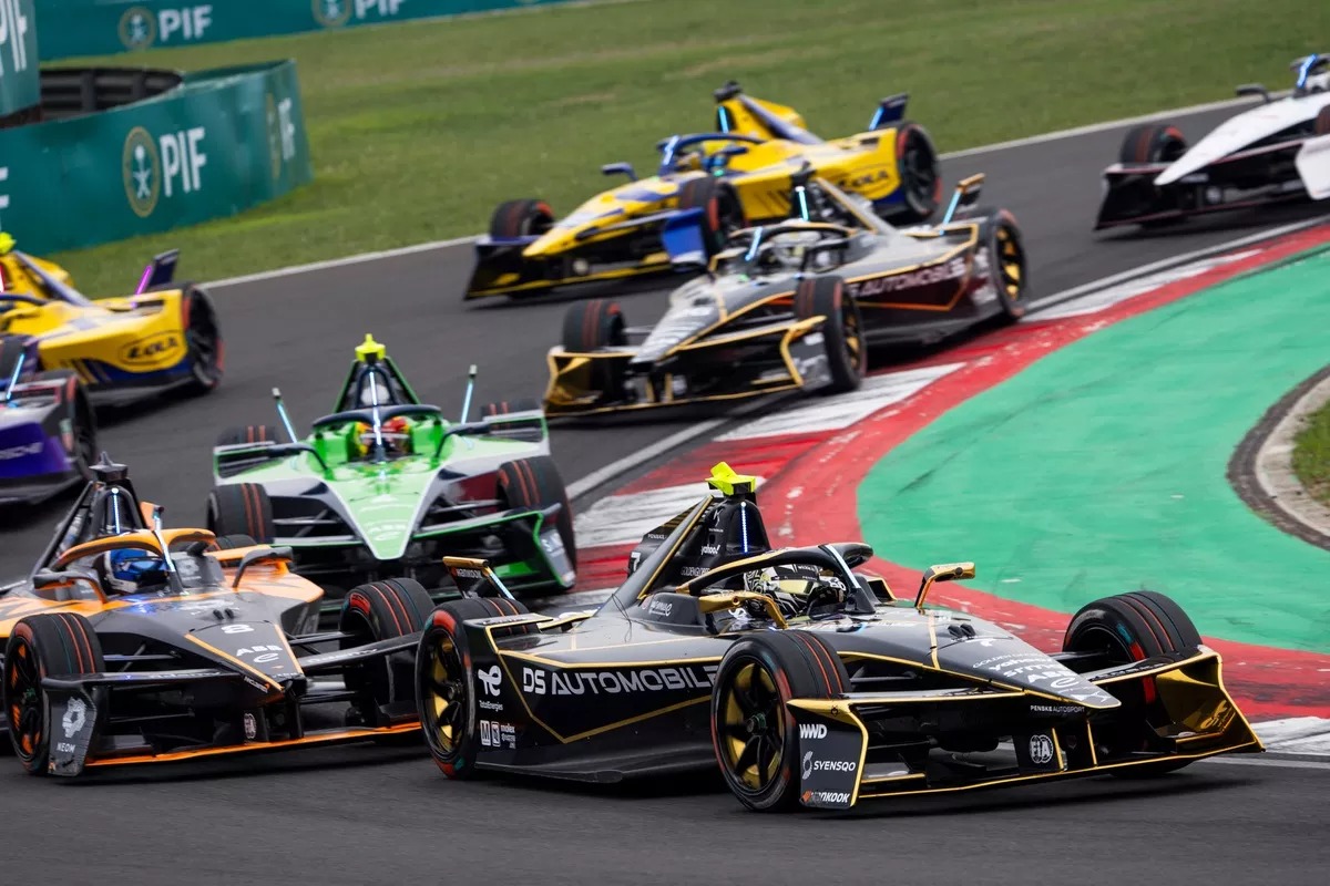 DS Automobiles Formula E: la monoposto DS E-Tense in pista