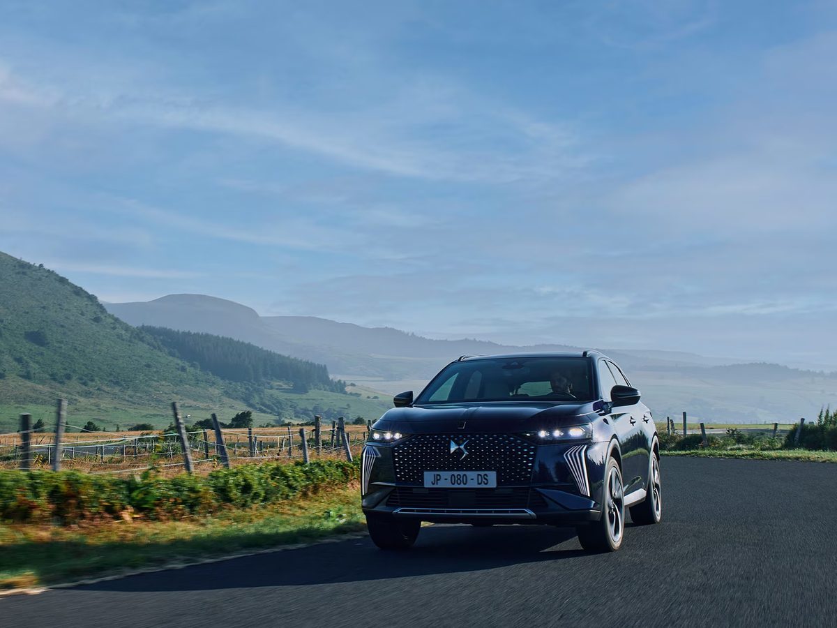 DS 7 su strada