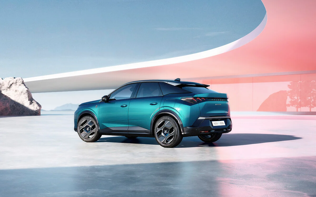 Nuovo Peugeot 3008 visto di tre quarti posteriore
